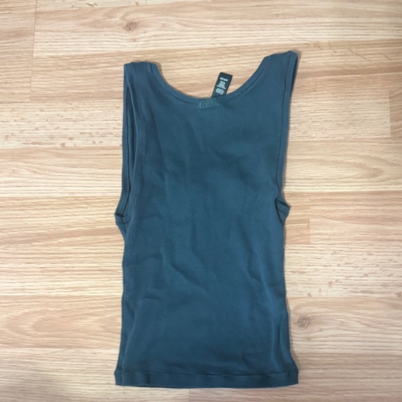 Skims Tank Top - Picture 2 of 4